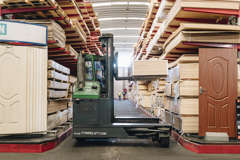 Nos entrepôts répondent parfaitement aux standards du métier Chez Comarbois on vous promet la diversité des essences de bois mais aussi un stockage de qualité